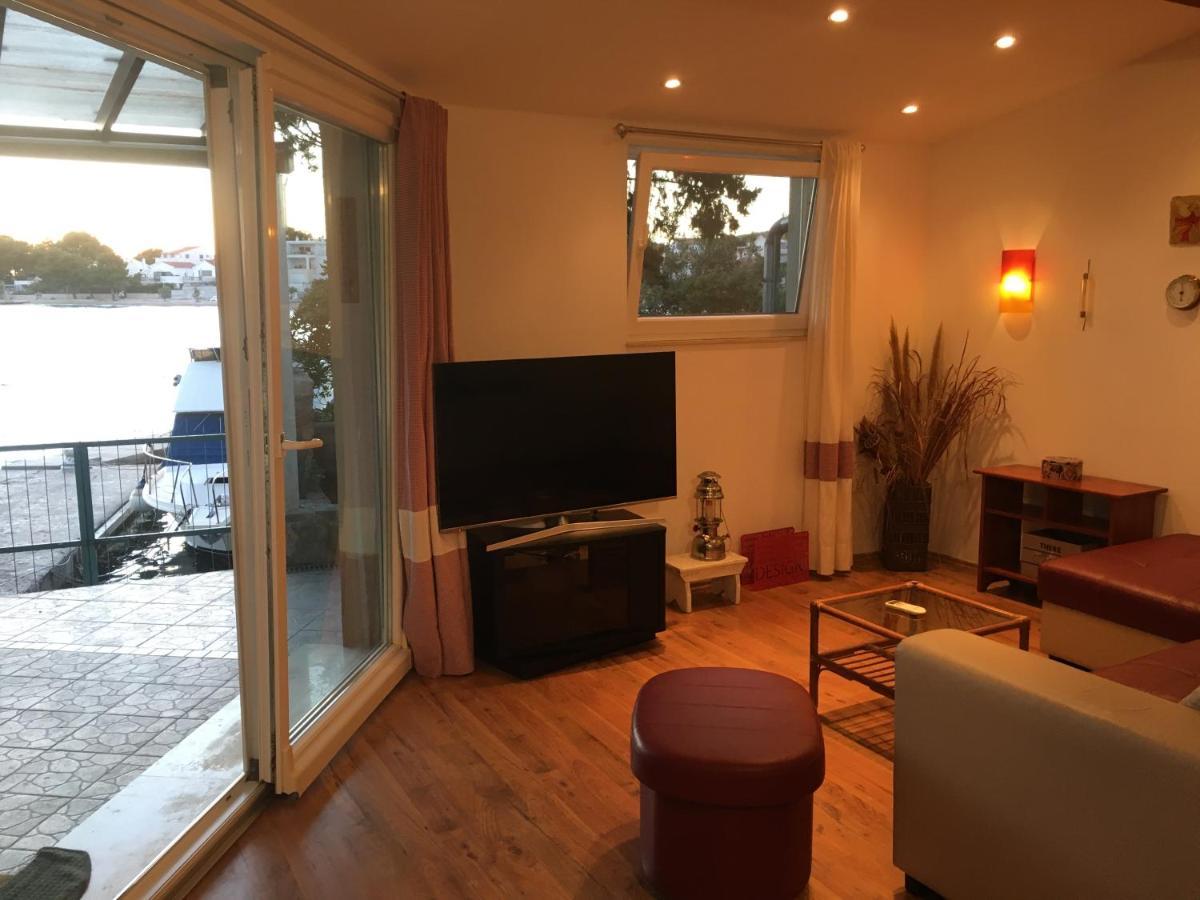 Apartment Jakov With Boat Mooring Zaboric Εξωτερικό φωτογραφία